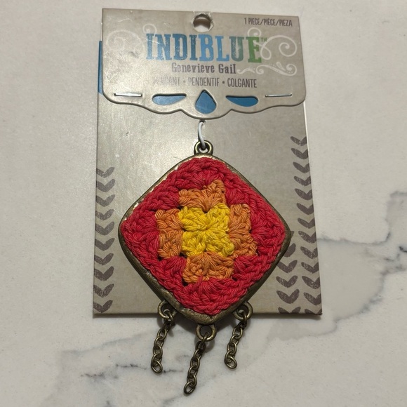 INDIBLUE Crochet Metal Pendant with Red and Yellow Design Festival Vibes NEW - Picture 1 of 8